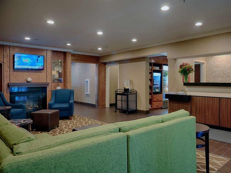 Comfort Inn & Suites North Dallas-Addison Extérieur photo