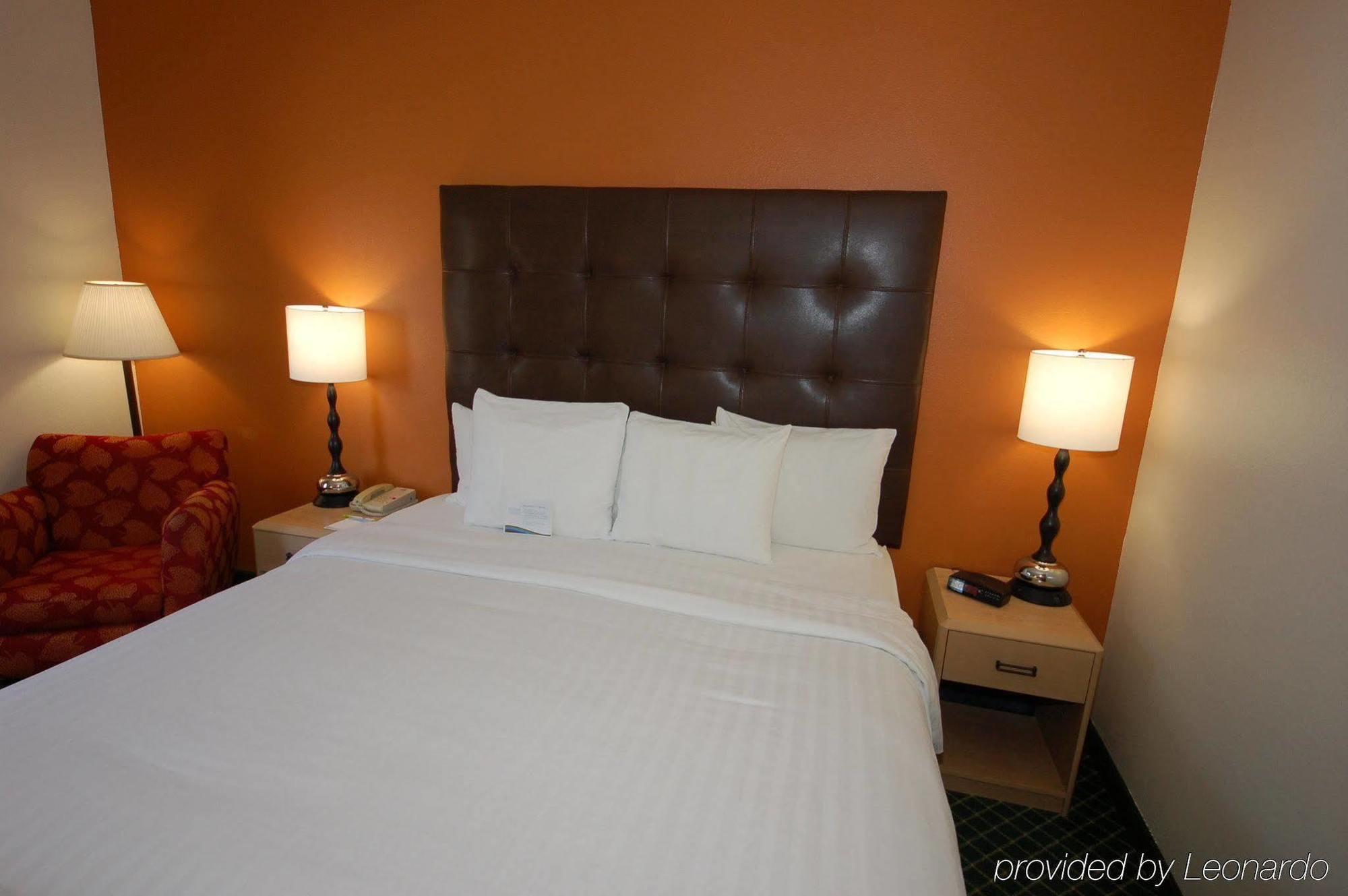 Comfort Inn & Suites North Dallas-Addison Chambre photo